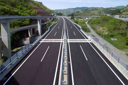 平成20年：東海北陸自動車道飛騨舗装工事